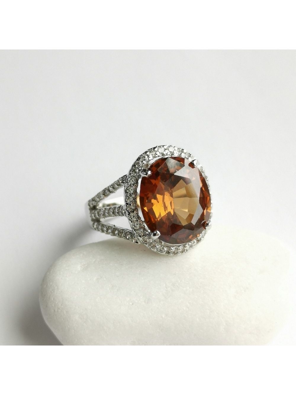 Madeira Topaz white sapphire halo cocktail ring size 8 🆕